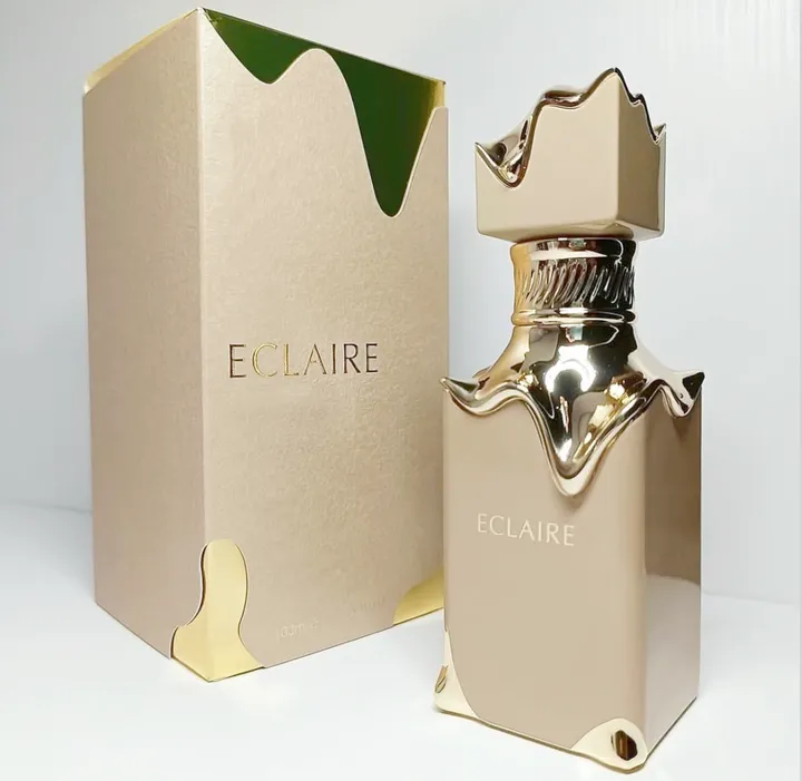 عطر إكلاير الأكثر مبيعًا للنساء العربية بخاخ عطر حلو وكلاسيكي مع نكهات الليمون والفاكهة الوردية Eclair's best-selling fragrance for Arabic women. A sweet and classic fragrance spray with lemon and pink fruit notes.