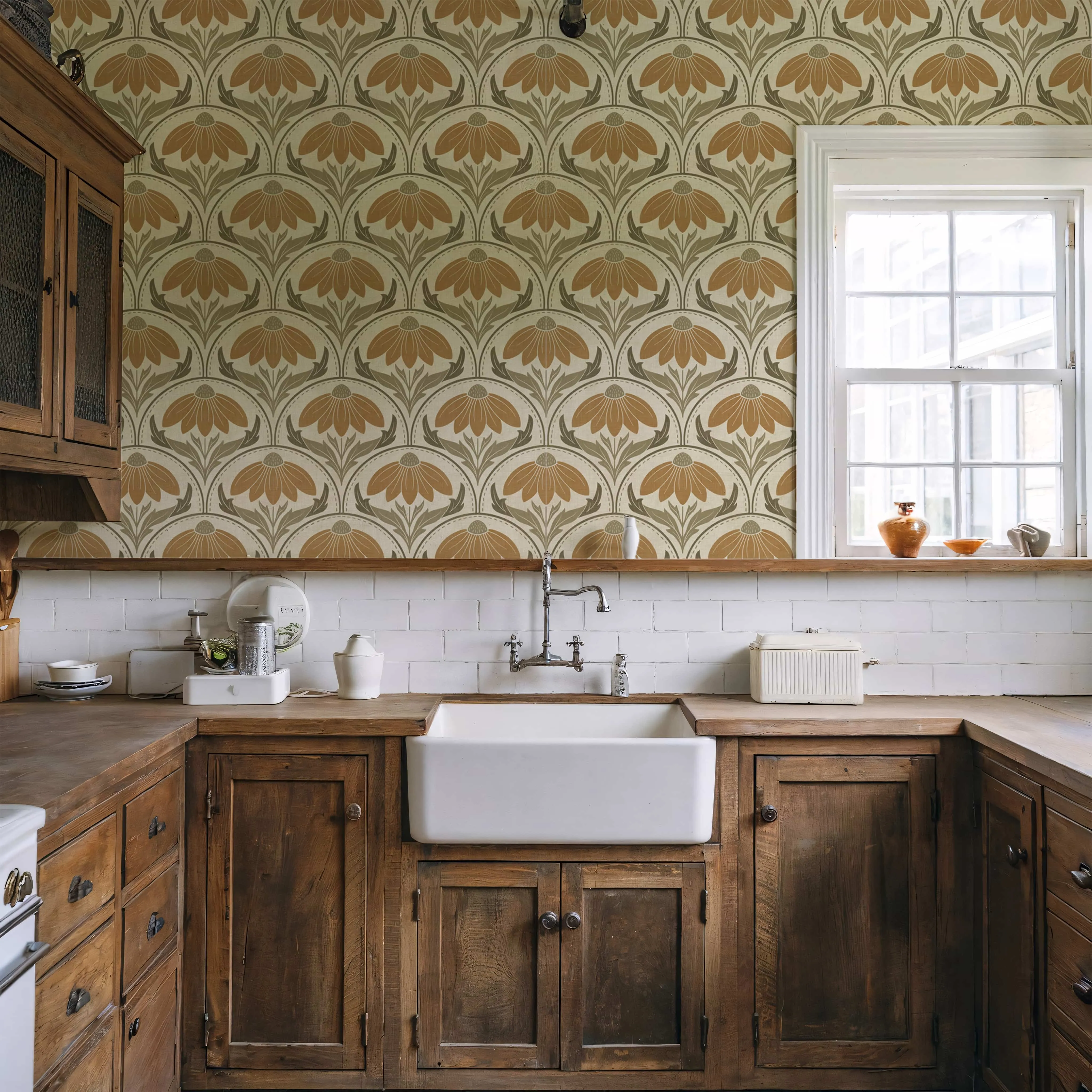 Scalloped Coneflower Wallpaper – Vintage Floral Elegance